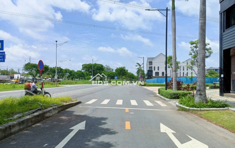 Mt Nguyễn Lương Bằng trục chính kết nối Quận 7 _ Cần Giờ , giá 55tr/m2