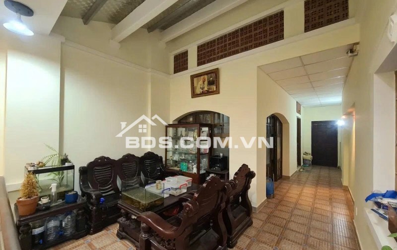 Anh tôi gửi bán gấp nhà Hẻm Xe Hơi Thành Thái, Quận 10 – 12 Tỷ – Nhà 5 Tầng Thang Máy