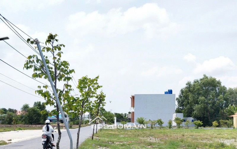 ĐẤT ĐẸP MẶT TIỀN THỊ TRẤN CẦN ĐƯỚC- GIÁ CỰC RẺ