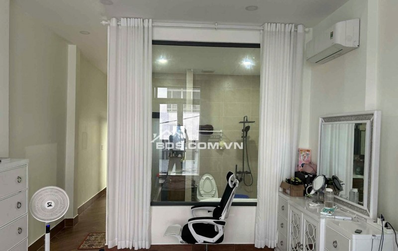 Chính Chủ Bán HXH Lê Thị Bạch Cát, P.11, Q.11: 4.15x20m, Giá Tốt Chỉ 11,5 Tỷ!