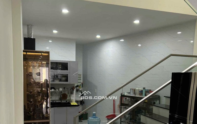 Chính Chủ Bán HXH Lê Thị Bạch Cát, P.11, Q.11: 4.15x20m, Giá Tốt Chỉ 11,5 Tỷ!
