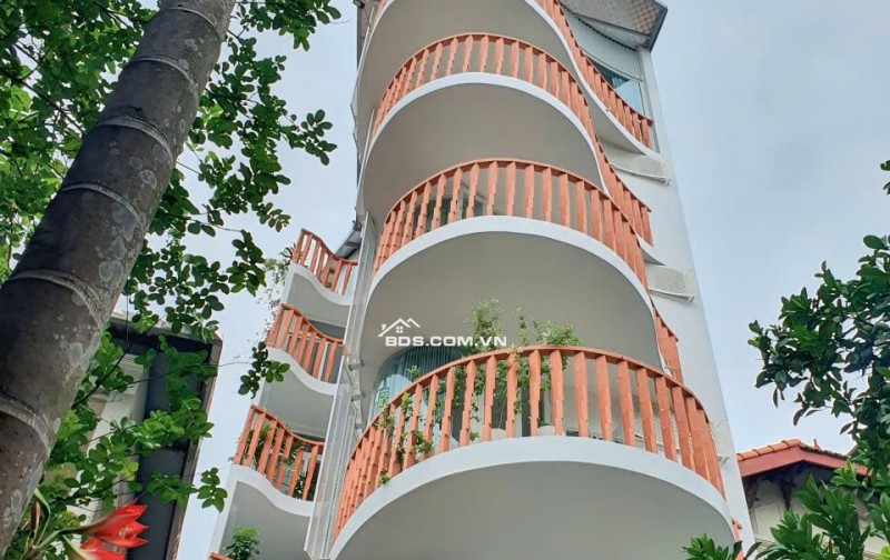 CĂN HỘ THÔNG TẦNG ĐẲNG CẤP – SỐNG NHƯ NGHỈ DƯỠNG NGAY GIỮA LÒNG LONG BIÊN   Chào mừng bạn đến với căn hộ thông tầng 3 phòng ngủ hiện đại tại 462 Ngọc Thụy – chỉ vài bước tới Trường quốc tế Pháp LFAY và KĐT Khai Sơn.