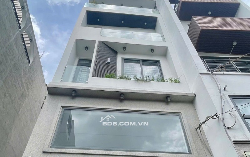 Bán nhà ở đường Dương Quảng Hàm, P.06,  Gò Vấp, 1 trệt 3 lầu, giá chỉ 6.5 tỷ