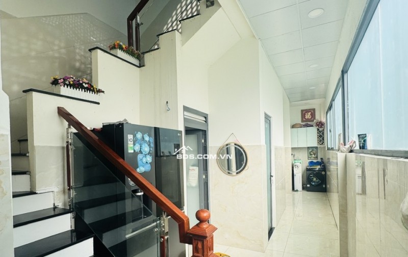 BÁN NHÀ LÔ GÓC 2 MT ĐƯỜNG SỐ 8, LINH XUÂN