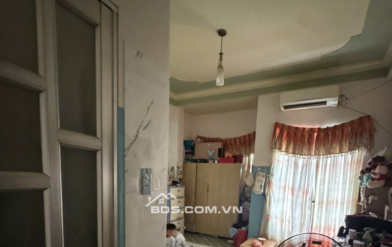 NHÀ HẺM XE HƠI VƯỜN LÀI – TRỆT 2 LẦU + ST – KHU VIP DÂN TRÍ CAO. LH:0908693110.