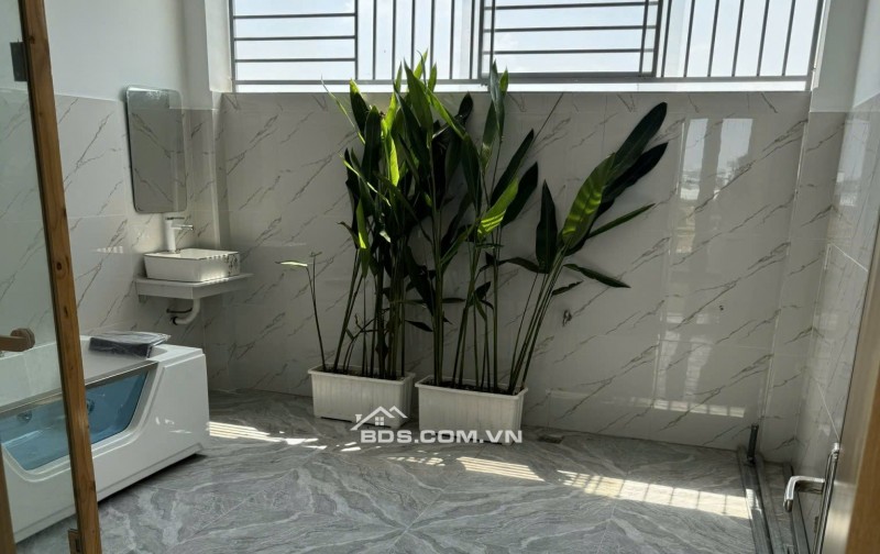 Bán nhà đường Thạnh Xuân 47, Quận 12, 4 tầng + lửng, 4PN, 4WC