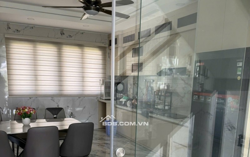 Bán nhà đường Thạnh Xuân 47, Quận 12, 4 tầng + lửng, 4PN, 4WC