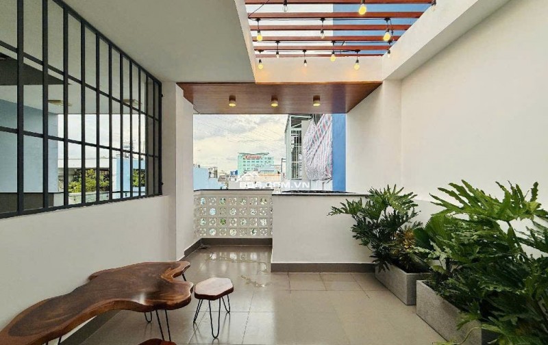  TRUNG TÂM GÒ VẤP - NGAY CÔNG VIÊN LÀNG HOA - 4 TẦNG - 63M² NỞ HẬU - XE HƠI ĐỖ CỬA - NHÀ MỚI FULL NỘI THẤT CAO CẤP.