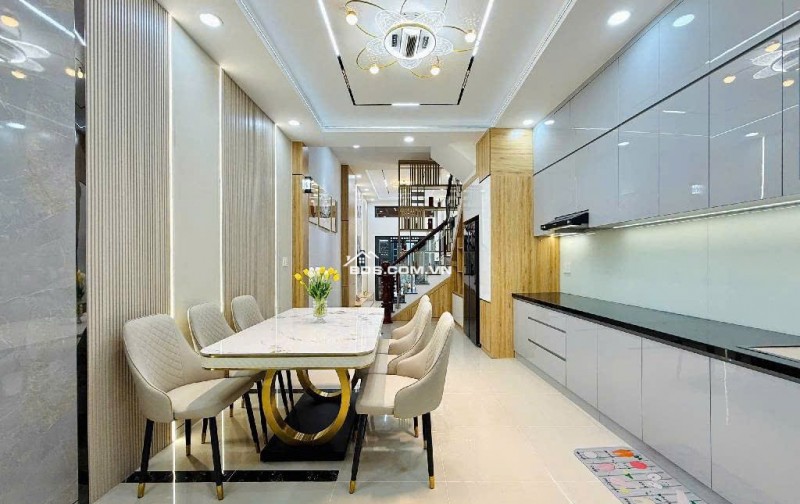  TRUNG TÂM GÒ VẤP - NGAY CÔNG VIÊN LÀNG HOA - 4 TẦNG - 63M² NỞ HẬU - XE HƠI ĐỖ CỬA - NHÀ MỚI FULL NỘI THẤT CAO CẤP.