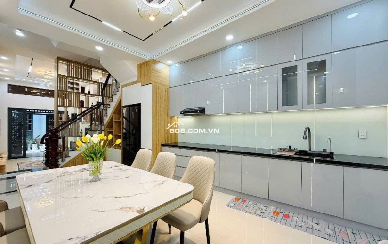  TRUNG TÂM GÒ VẤP - NGAY CÔNG VIÊN LÀNG HOA - 4 TẦNG - 63M² NỞ HẬU - XE HƠI ĐỖ CỬA - NHÀ MỚI FULL NỘI THẤT CAO CẤP.