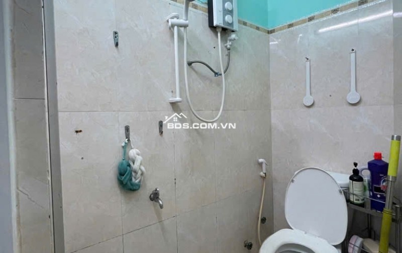 NHÀ BÁN CÁCH MẠNG THÁNG 8, P5- TÂN BÌNH- NGANG 5m- 8.xtỷ