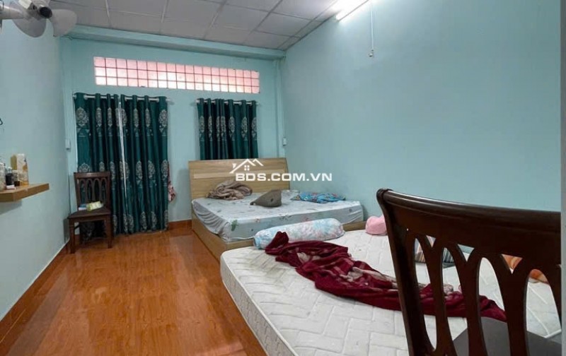 NHÀ BÁN CÁCH MẠNG THÁNG 8, P5- TÂN BÌNH- NGANG 5m- 8.xtỷ