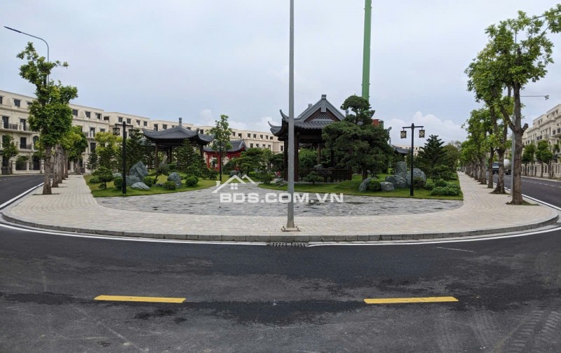 Biệt thự đơn lập ĐV2-18 – Đảo Vua, Vinhomes Royal Island (Vũ Yên, Hải Phòng)