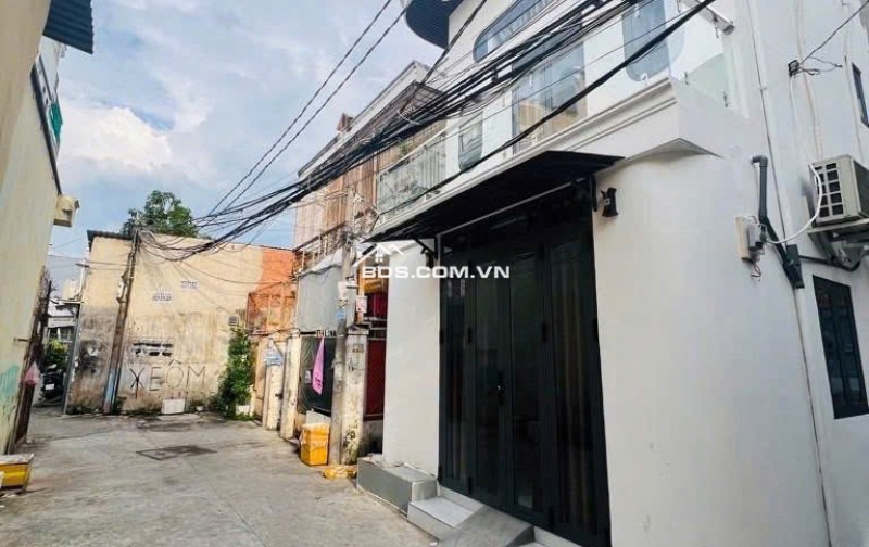 Bán Gấp Nhà Hẻm Huỳnh Tấn Phát Q7, 32m2, 2 Tầng, Giá Hời Chỉ 2.9 Tỷ, Sổ Hồng
