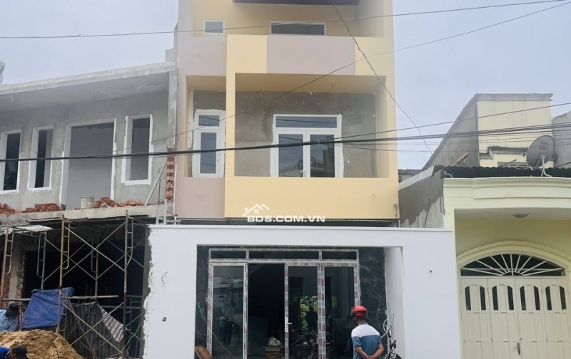 NHÀ MẶT TIỀN KINH DOANH, 3 TẦNG, T/TÂM DĨ AN, VÔ LÝ THƯỜNG KIỆT, NGANG ĐẸP 5,5M, NHỈNH 6 TỶ!