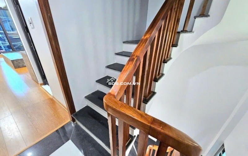 HOT HOT HOT! Bán nhà Trần Phú - Hà Đông , 30m ra mặt phố ô tô ,trung tâm Hà Đông , 37m2, 8.5 tỷ