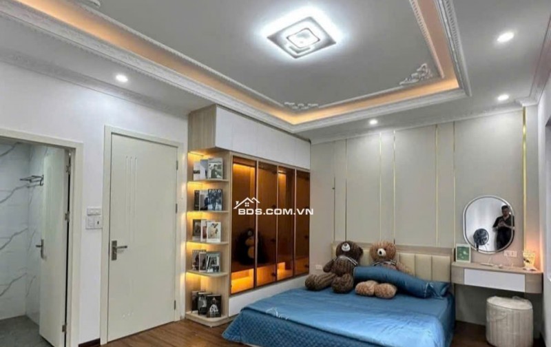 BÁN NHÀ NGỌC THỤY, LONG BIÊN, PHÂN LÔ QUÂN ĐỘI Chỉ Hơn 9 tỷ - 46m², 5 tầng, Gara, Ô tô tránh