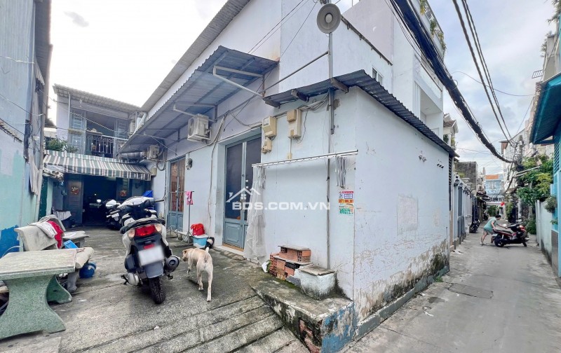 Chính chủ cần bán nhà Mặt Tiền hẽm 1056 Huỳnh Tấn Phát. Quận 7