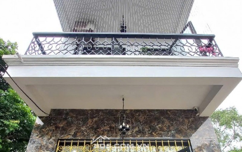 chỉ 6x tỷ sở hữu nhà long biên  60m2 3 tầng ô tô đỗ cửa . sổ đỏ vuông đẹp