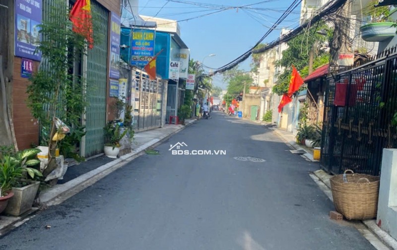 Bán nhà 2 tầng 53m2 Quốc lộ 13 gần UBND phường hiệp bình phước, chỉ 4 tỷ