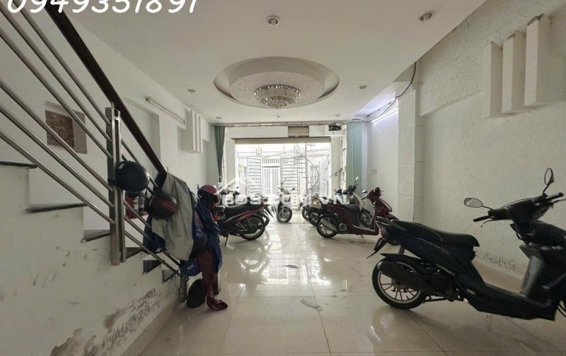 NHÀ CHDV - 12 PHÒNG - 2 MẶT THOÁNG - HẺM Ô TÔ NƠ TRANG LONG P7 BÌNH THẠNH