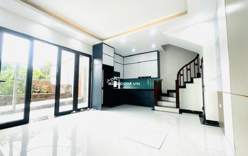 5,65 TỶ – NHÀ 5 TẦNG FULL NỘI THẤT LONG BIÊN