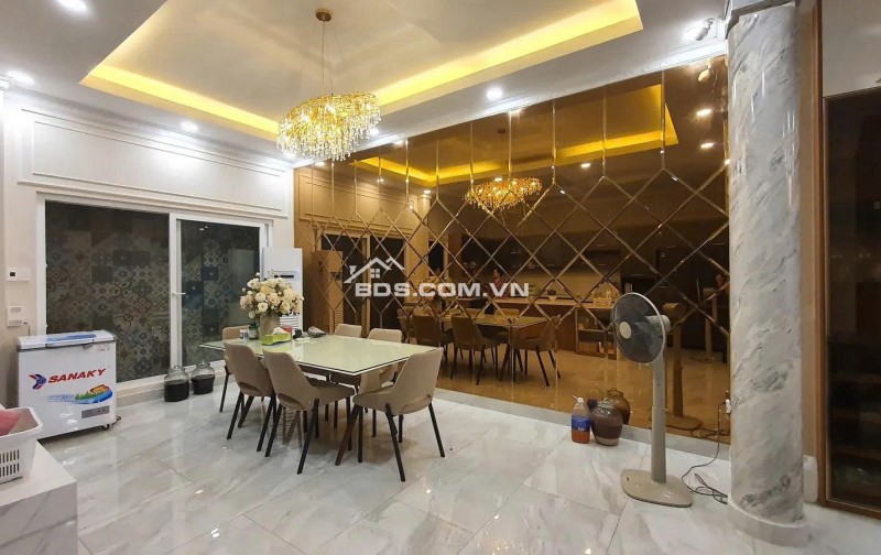 114m2 ngang 6.5m, hẻm thông Hai Bà Trưng, Q1, 4 tầng SHR, giá 28.5 tỷ, đầu tư kinh doanh hiếm
