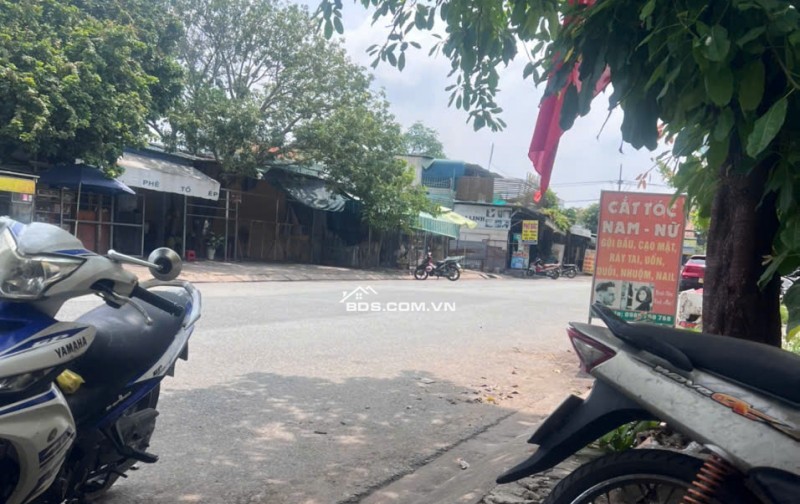 An cư Kdc Phú Xuân nhà phố 1 trệt 2 lầu , úp mái , mt trục chính 20m , giá 11,5 tỷ