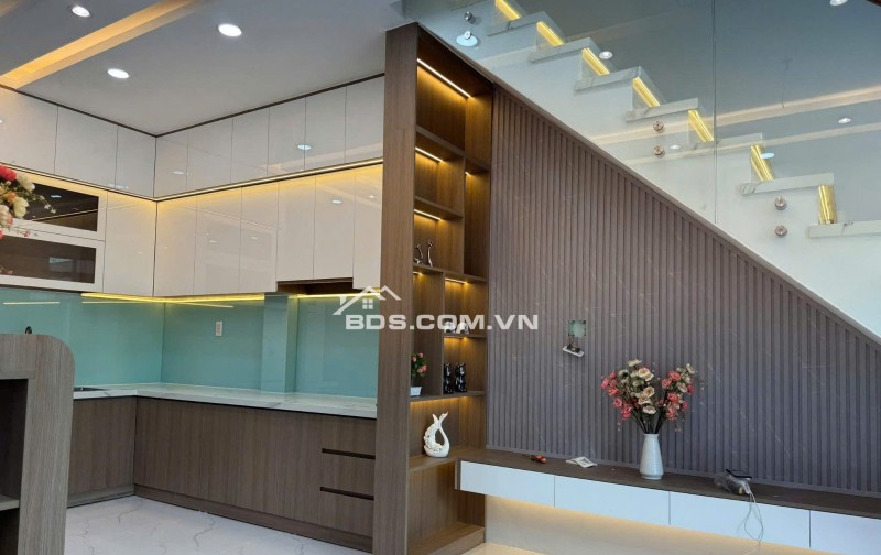 Bán nhà đẹp Huỳnh Tấn Phát, Tân Phú, Quận 7 - 4.63m x 23m