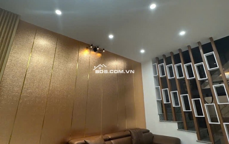 BẤT NGỜ! Bán nhà Văn Quán - phân lô,ô tô đỗ cửa, thang máy , nội thất xịn, 40m2, 13 tỷ