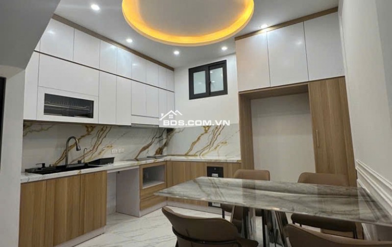 BẤT NGỜ! Bán nhà Văn Quán - phân lô,ô tô đỗ cửa, thang máy , nội thất xịn, 40m2, 13 tỷ