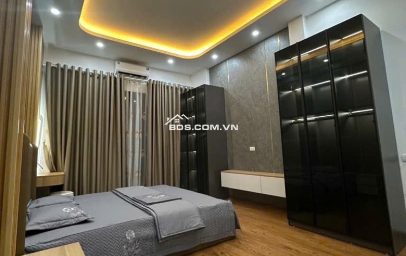 BẤT NGỜ! Bán nhà Văn Quán - phân lô,ô tô đỗ cửa, thang máy , nội thất xịn, 40m2, 13 tỷ