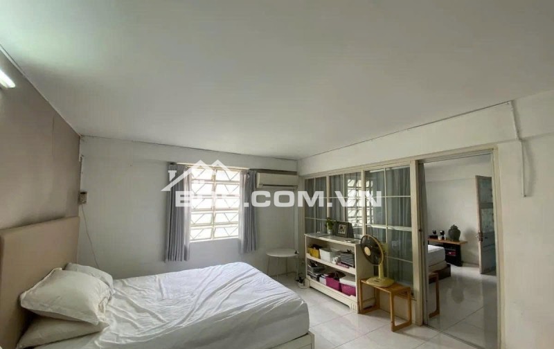 Đầu Tư/Cho Thuê: Nhà Hẻm Xe Hơi gần Hai Bà Trưng, Q1 - DT: 105m²,4 Tầng, 9PN - Giá Rẻ Nhất Khu Vực