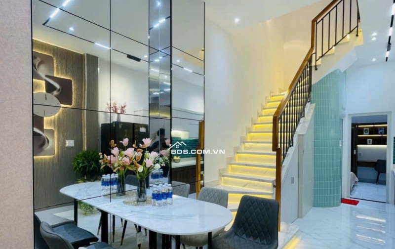 Nhà bán gấp 40m2,2L-4PN,2,85 tỷ đường Nguyễn Huy Lượng, P14, Bình Thạnh,HCM.