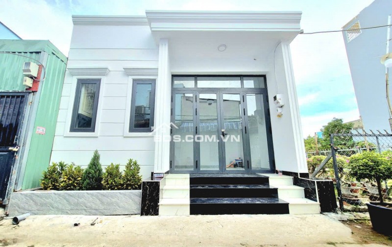 Nhà cấp 4 diện tích gần 90m² chỉ % tỷ 9, hẻm ô tô 1627 Huỳnh Tấn Phát, Q7