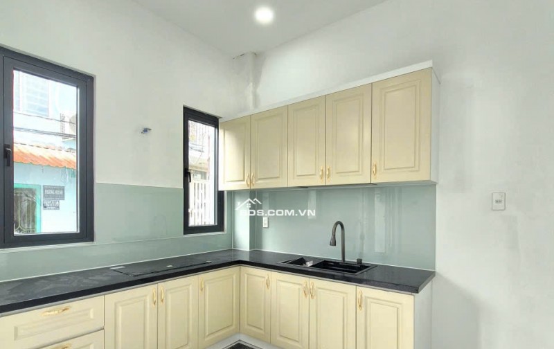 Nhà cấp 4 diện tích gần 90m² chỉ % tỷ 9, hẻm ô tô 1627 Huỳnh Tấn Phát, Q7
