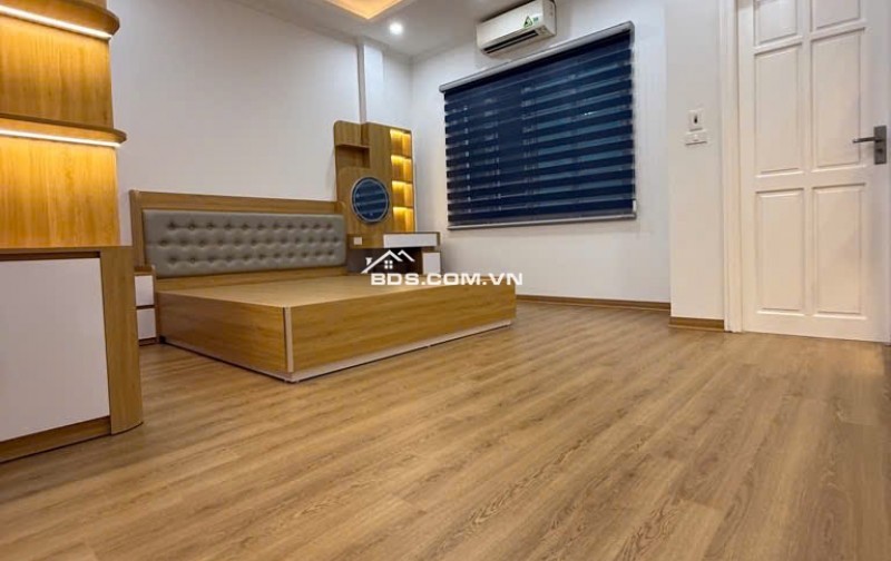 Bắt Đáy ! Bán nhà Bùi Xương, ngõ 3 gác, cách 30m ra ô tô, nhà mới, full nội thất, 35m2, 7.8 tỷ