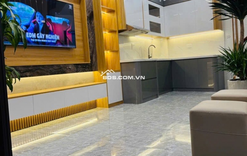 Bắt Đáy ! Bán nhà Bùi Xương, ngõ 3 gác, cách 30m ra ô tô, nhà mới, full nội thất, 35m2, 7.8 tỷ