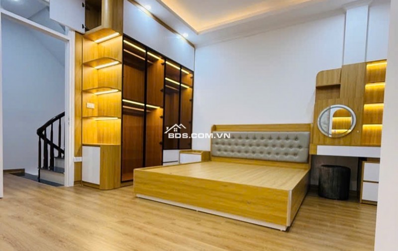 Bắt Đáy ! Bán nhà Bùi Xương, ngõ 3 gác, cách 30m ra ô tô, nhà mới, full nội thất, 35m2, 7.8 tỷ