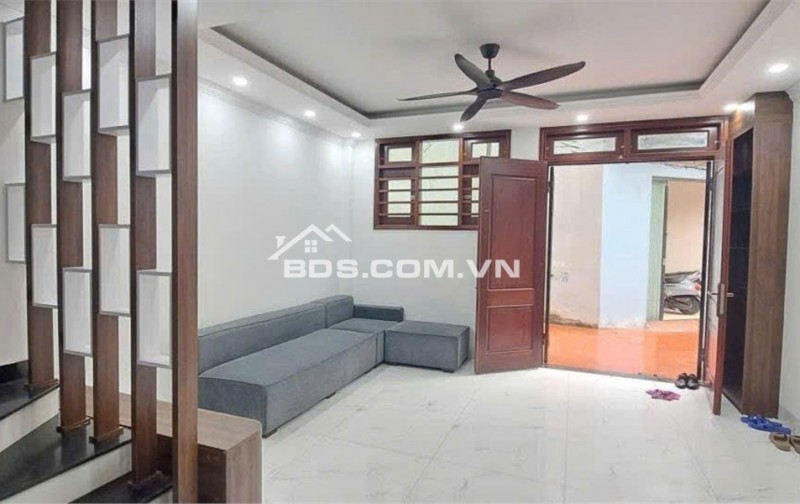 Bán nhà ngõ 564 Nguyen văn Cừ, Bồ Đề,35m 5T  oto ,KD, 7,6 tỷ .