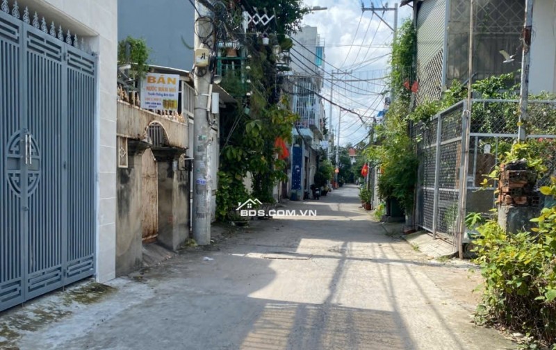 Bán gấp nhà Hiệp Bình Chánh, Thủ Đức, giá cực chất 5 tỷ, 65 m², xe hơi ngủ trong nhà.