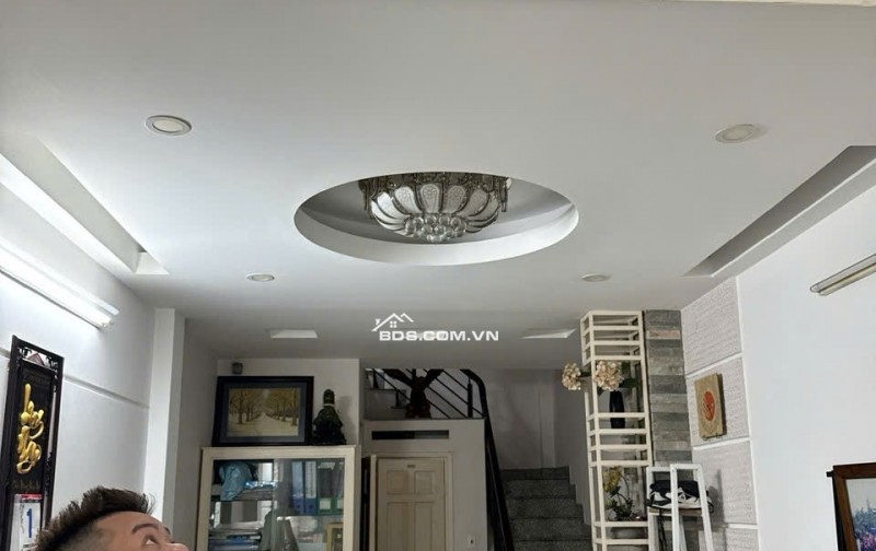 Bán Nhà 575/86 Nguyễn Đình Chiểu, Quận 3. DT: 3.2m*10m. CN: 29m2. 5 Tầng. Giá 9.9  tỷ