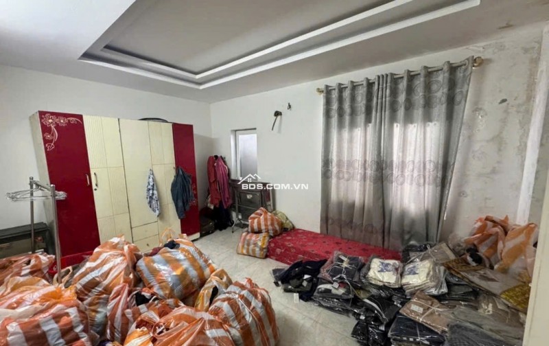 Siêu phẩm nhà 3 mặt tiền đường Trường Chinh nở hậu đang cho thuê.