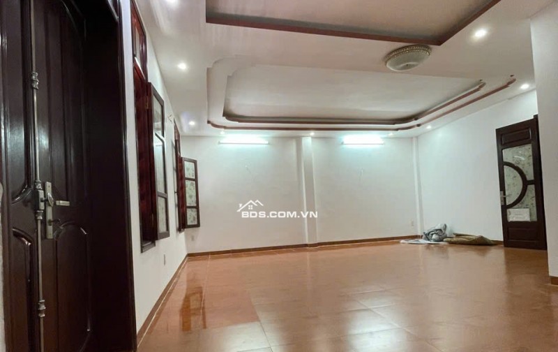 Chính chủ bán nhà mặt phố Hàng Thao, Tp. Nam Định, 175m2