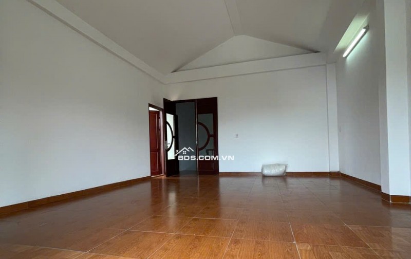 Chính chủ bán nhà mặt phố Hàng Thao, Tp. Nam Định, 175m2