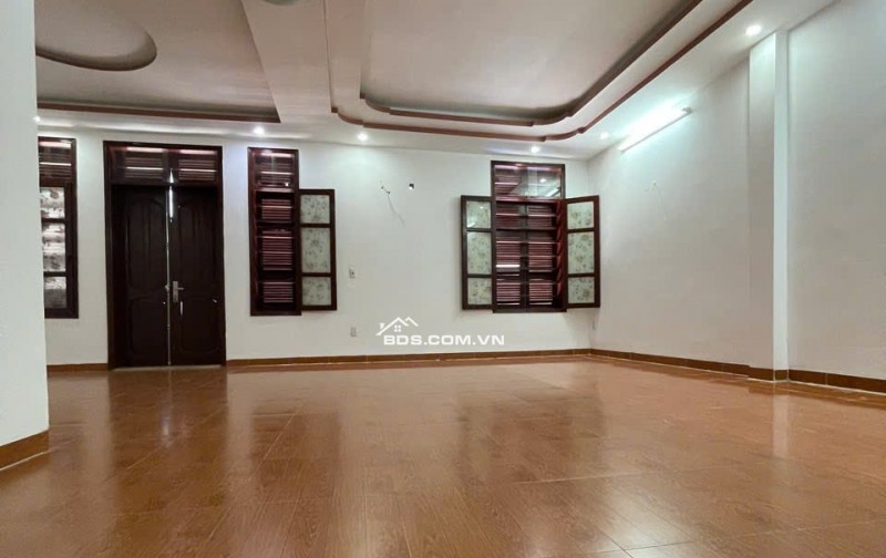 Chính chủ bán nhà mặt phố Hàng Thao, Tp. Nam Định, 175m2