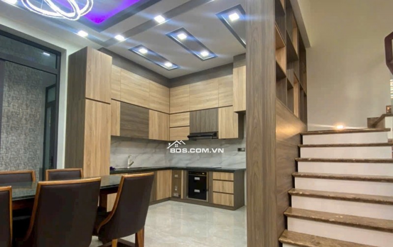 Nhà 2 Tầng, Sổ Hồng Riêng, Chỉ 2.6 Tỷ – Huỳnh Tấn Phát, P. Tân Phú (Q7),