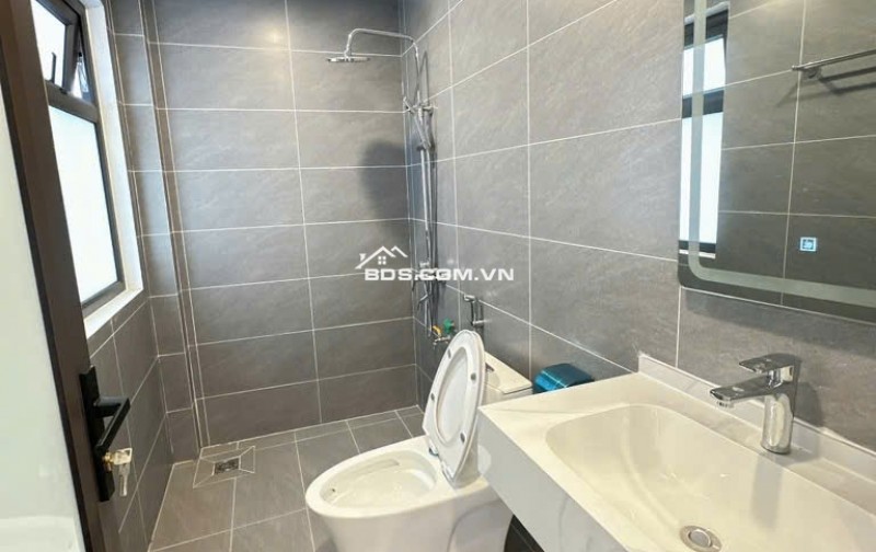 BÁN NHÀ ĐẶNG VŨ HỶ LONG BIEN 5 TẦNG MỚI ĐẸP LONG LANH GIÁ NHỈNH 5TY