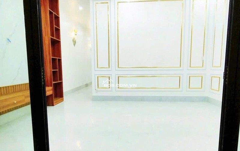Kẹt tiền cần bán gấp căn nhà ở Đ. Lê Thị Sắc 127m2 SHR giá chỉ 920tr