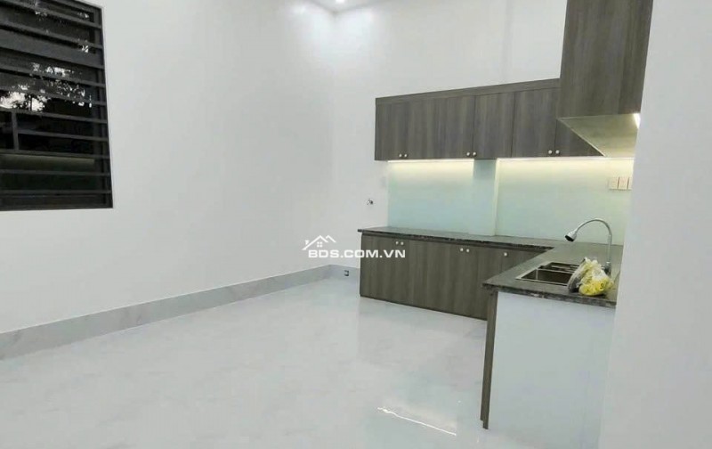 Kẹt tiền cần bán gấp căn nhà ở Đ. Lê Thị Sắc 127m2 SHR giá chỉ 920tr
